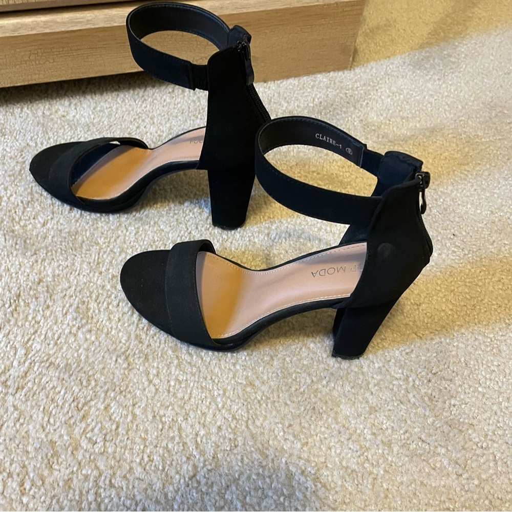 TOP Moda Black Block Heel Sandals